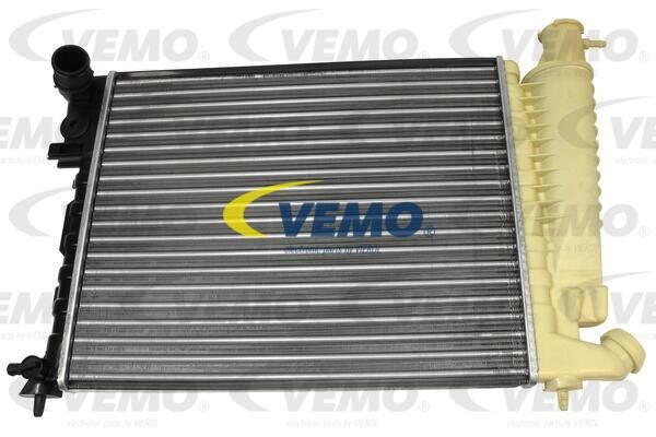 V42600001 VEMO Радиатор, охлаждение двигателя